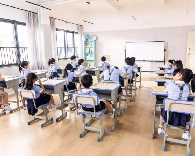 民办学校可能凉了？中小学要“民转公”，那私立老师要何去何从？