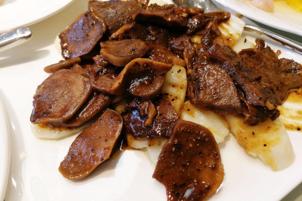 牛舌头怎么做好吃(酱爆牛舌这样做咸香可口又能解馋)