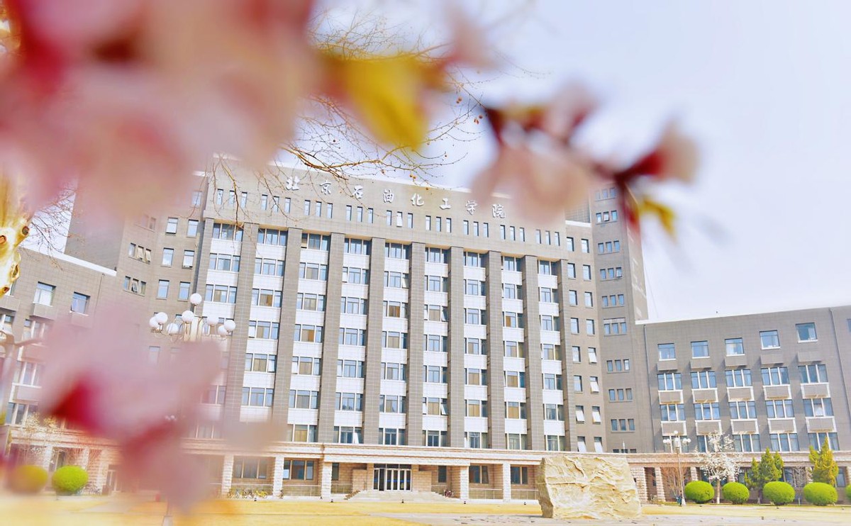 大写的实力！打造“大国重器”，北京这所高校还助力鸟巢、港珠澳大桥等工程！