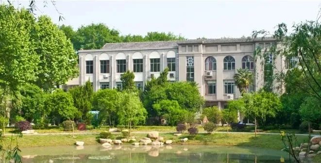 扬州大学师范学院图片