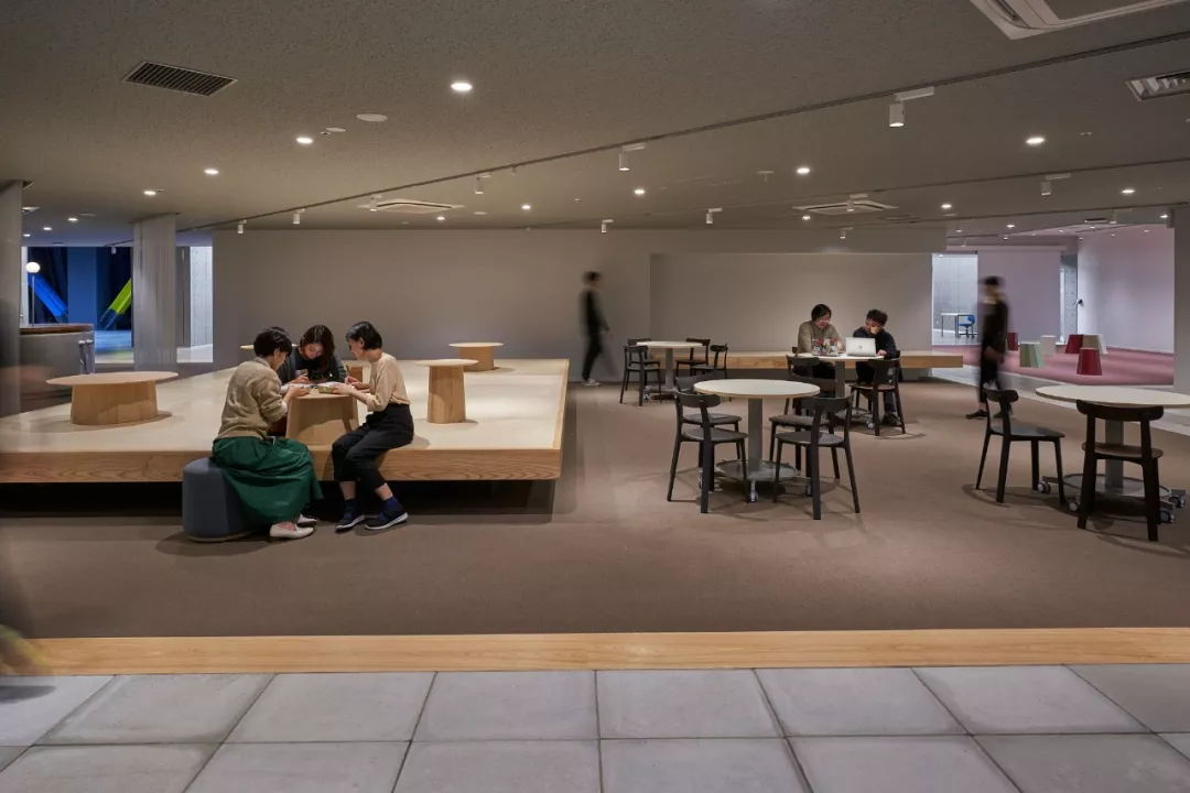 日本设计师打造的联合办公，把省钱做到极致，还装了「榻榻米」
