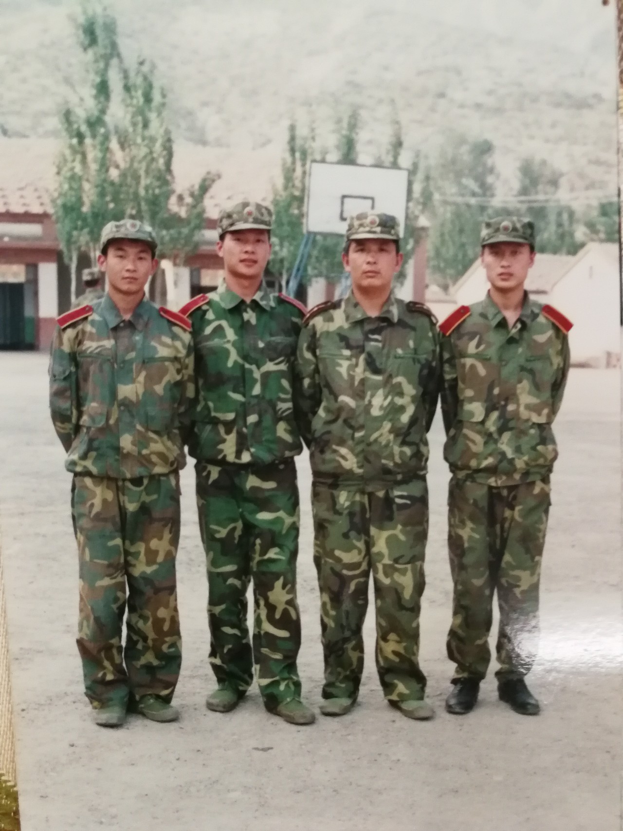 军校同学二十年再相聚——岁月不饶人，我们又何曾饶过岁月