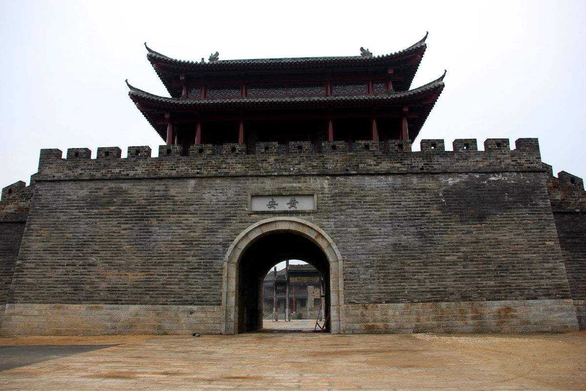 为什么就一味的防守了(古代打仗敌军临城,为啥防守者不把城门砌死?