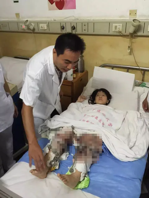 双腿畸形6年9次手术，女孩高考560分填报医学院：长大我想成为你