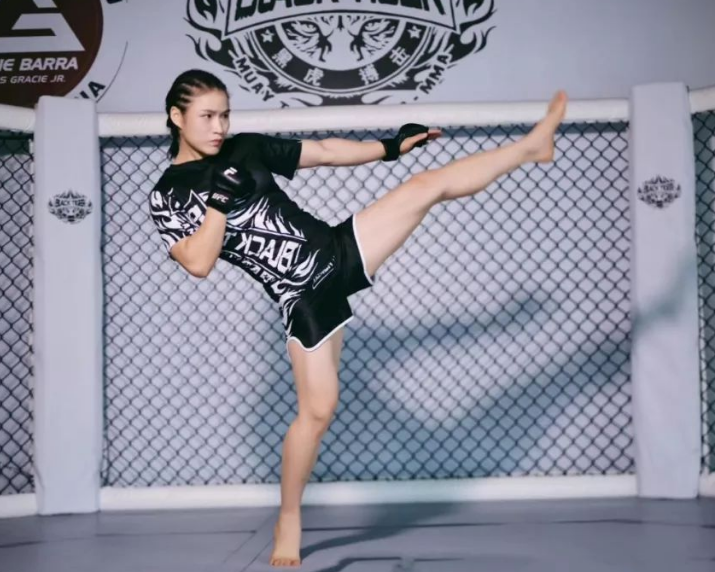 但是这并没有打击到她的信心,历经一年多训练的张伟丽,站上了昆仑决的