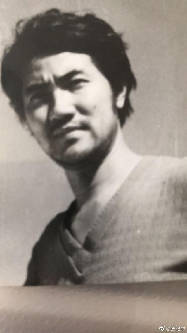 大胡子導演“采花”記：三次娶妻、69歲生子，又狗血又刺激