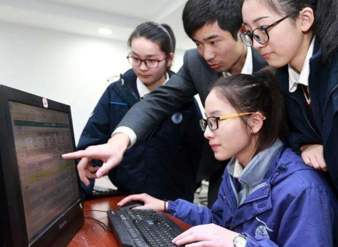 “文科生”和“理科生”对比，谁更有前途？听听过来人怎么说