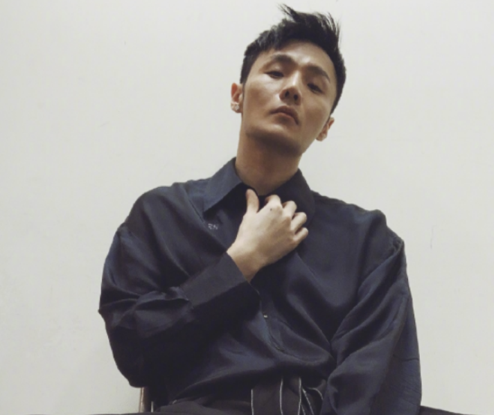 李荣浩为考生加油，六年文案充满仪式感，霸道总裁式发言让人安心