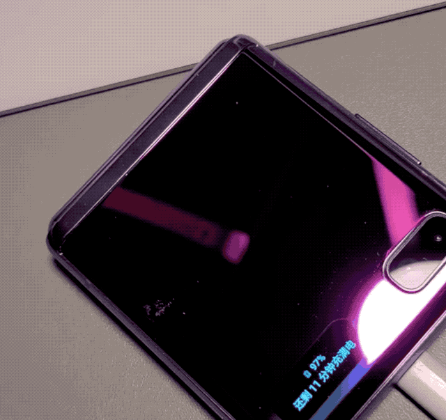 三星 Galaxy Z Flip 評測：不算完美，但市場需要這樣的手機