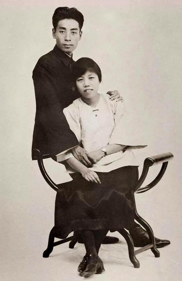 1925年8月23日，新婚不久的周恩来遭遇门卫枪击事件始末