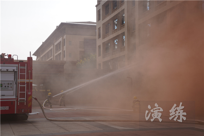 太原理工大学组织2021级本科生开展地震消防综合应急疏散演练