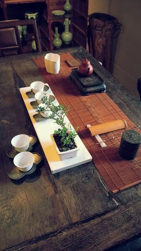 一席茶台,手捧茗香
