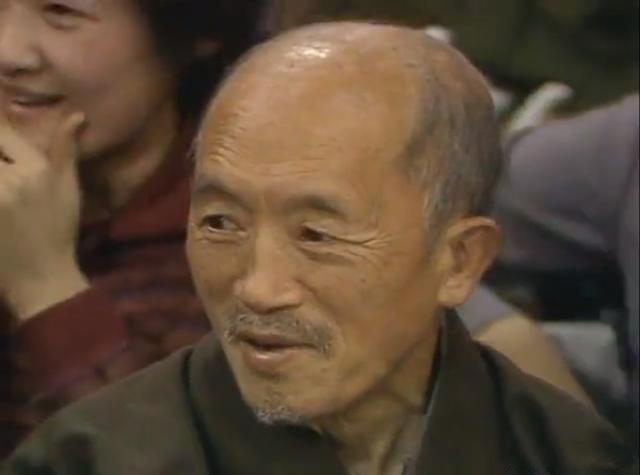 海灯法师87岁圆寂，少林寺无人追悼：方丈身份遭质疑，他是假和尚