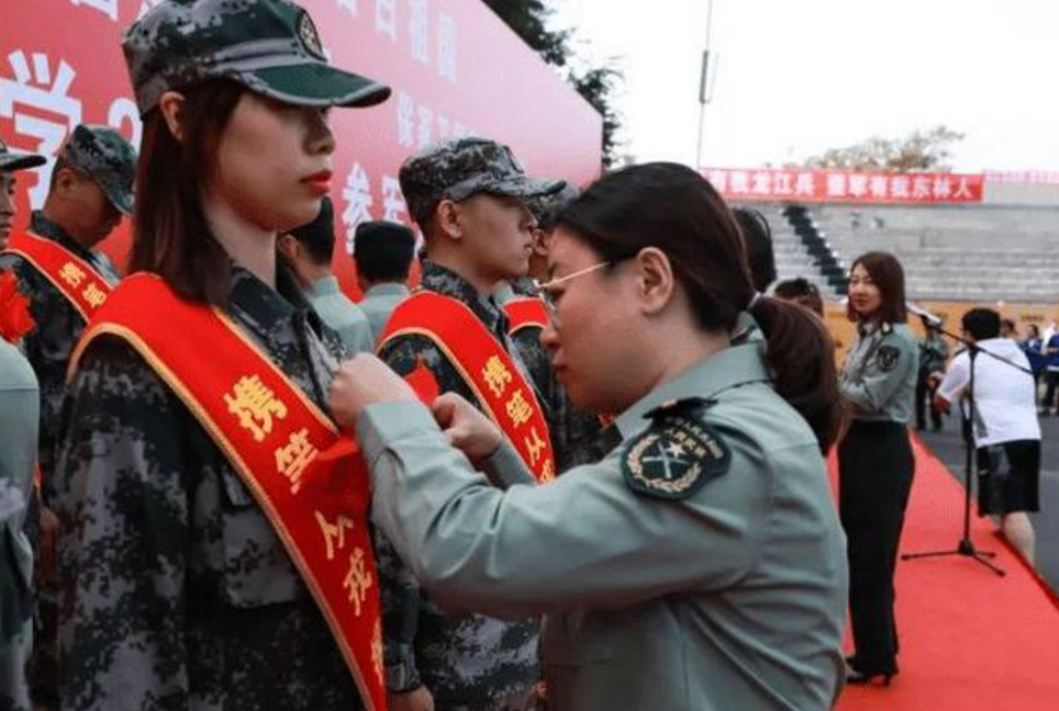 2021年第二次征兵开始了！身高标准变为“158cm”，大专生有优势