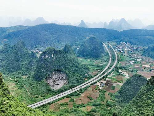 三亚桂林旅游攻略必去景点（桂林旅游必打卡十大景点）