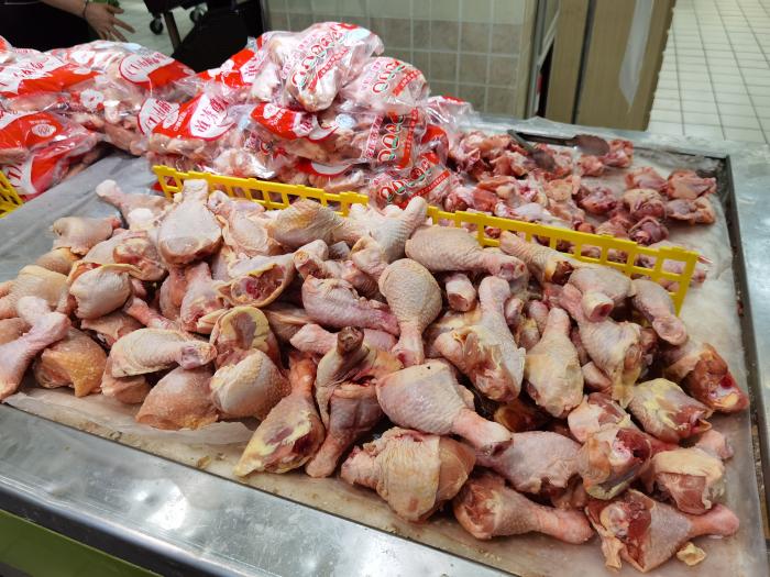 超市卖的冰冻鸡翅可以放心吃吗?离职员工告诉你真相,涨知识了