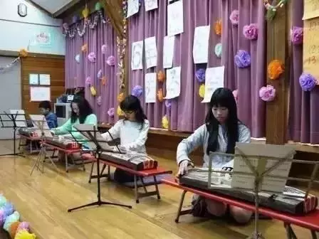 日本孤岛上的公立学校，仅11名学生，却告诉我们什么是真正的教育