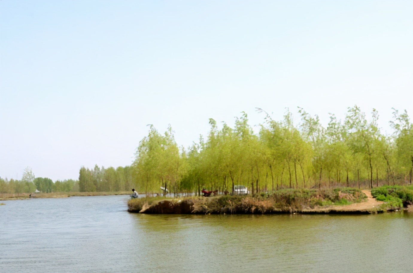 春天钓鱼钓深水还是浅水（春季降温爆竿要看这几点）