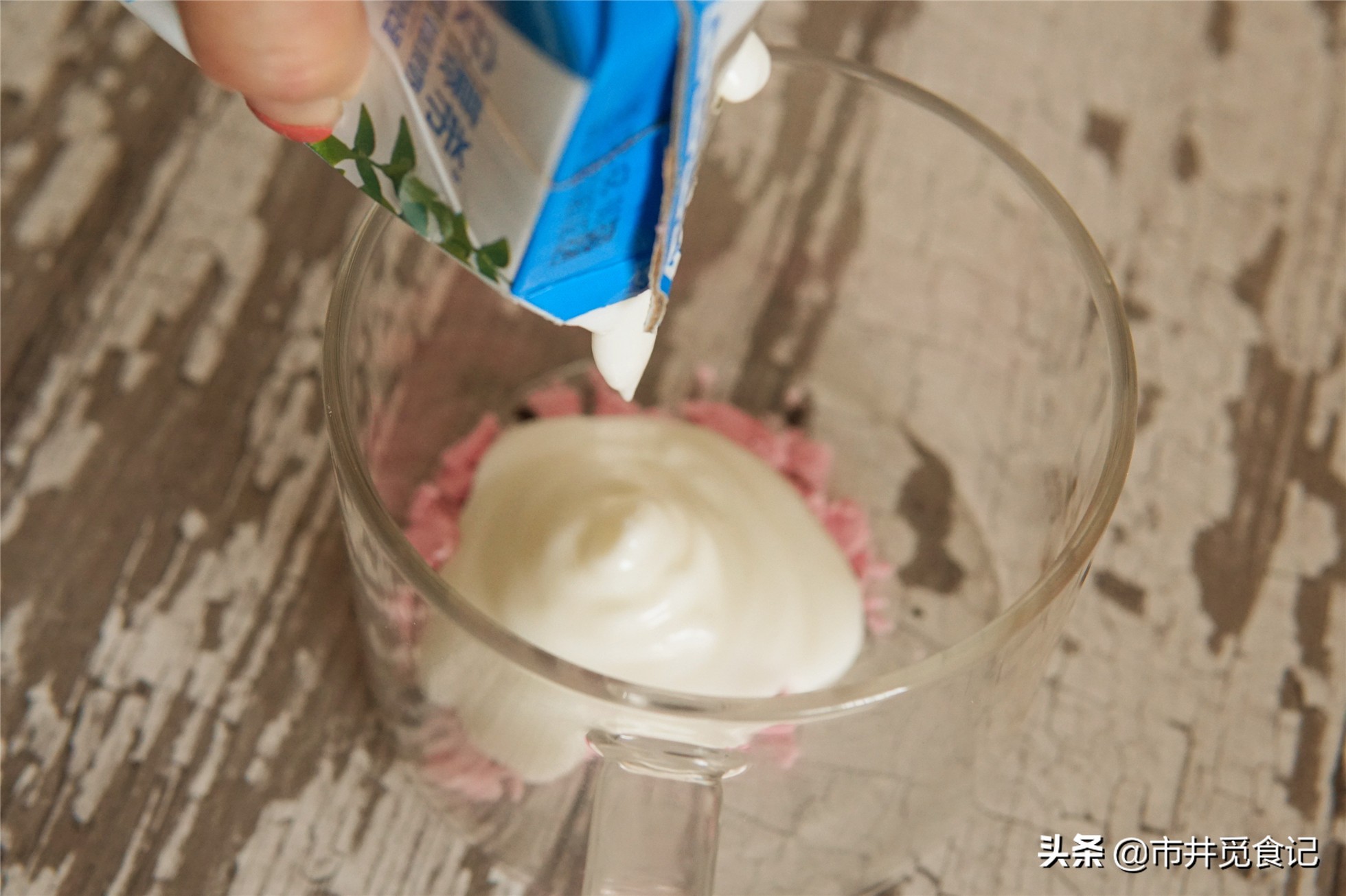 一盒酸奶，半包奥利奥，3分钟全家疯抢的甜点，吃“土”也香甜！