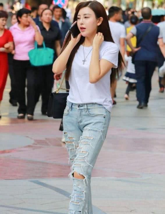 路人街拍：街上千姿百态美女如云，个性的穿搭彰显个人魅力