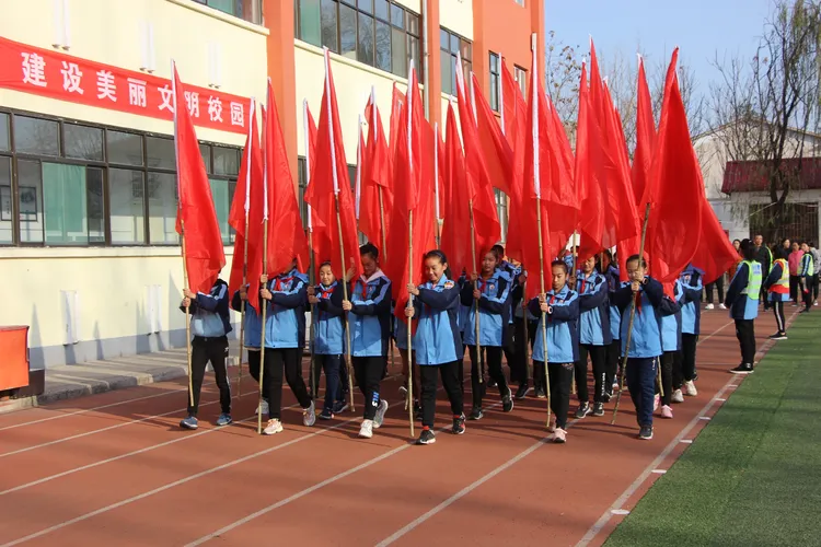 cba啦啦队王浩然(长治市屯留区树人小学顺利举行2019年秋季田径运动会)