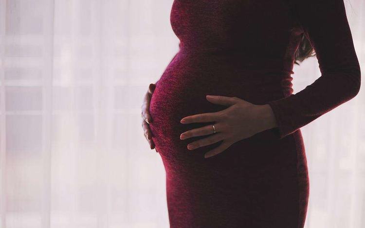 孕期贫血，只能吃药吗？三甲医院专家教你：孕妇补血应该这样吃
