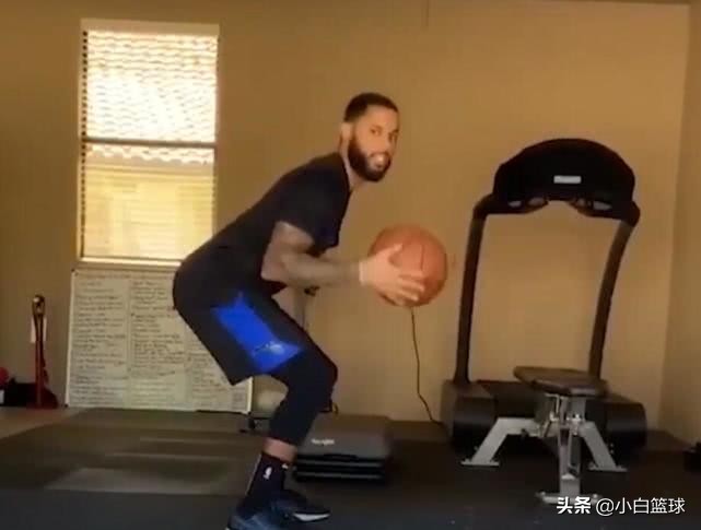 nba为什么坐弹力球(球员停赛期如何训练？美媒揭秘：詹皇寄情健身房，保罗狂练基本功)