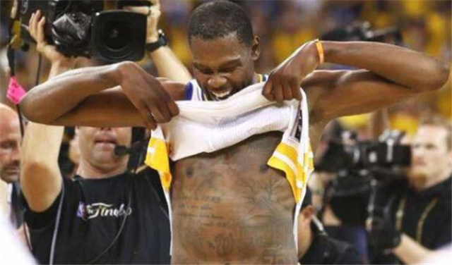 为什么nba球员很少看见肌肉男(nba球星比健身人还要壮,为什么却没腹肌