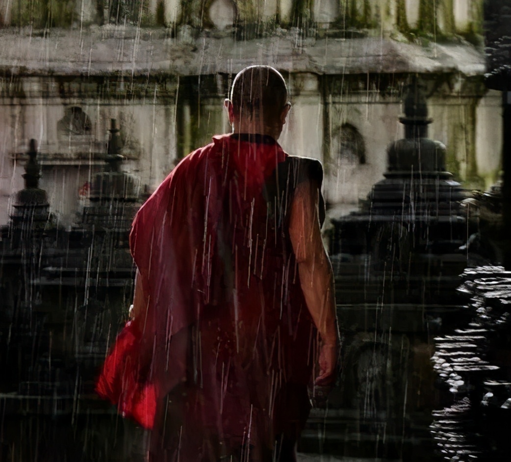 自从进入布达拉宫,坐在万人瞩目的王座上,仓央嘉措就成了人们眼里的