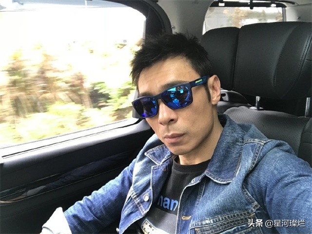 许志安出轨有前科，被骂“花心贱男”，韩红还主动对他当街献吻