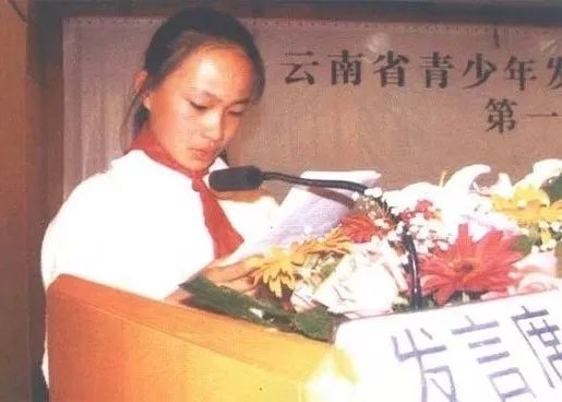 昆明街头救活昏迷少年的白衣小姐姐，原来她的故事也是传奇!