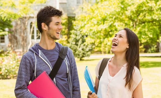 中国传媒大学在读高职生都美竹，勇“锤”顶流小生，母校老师发声