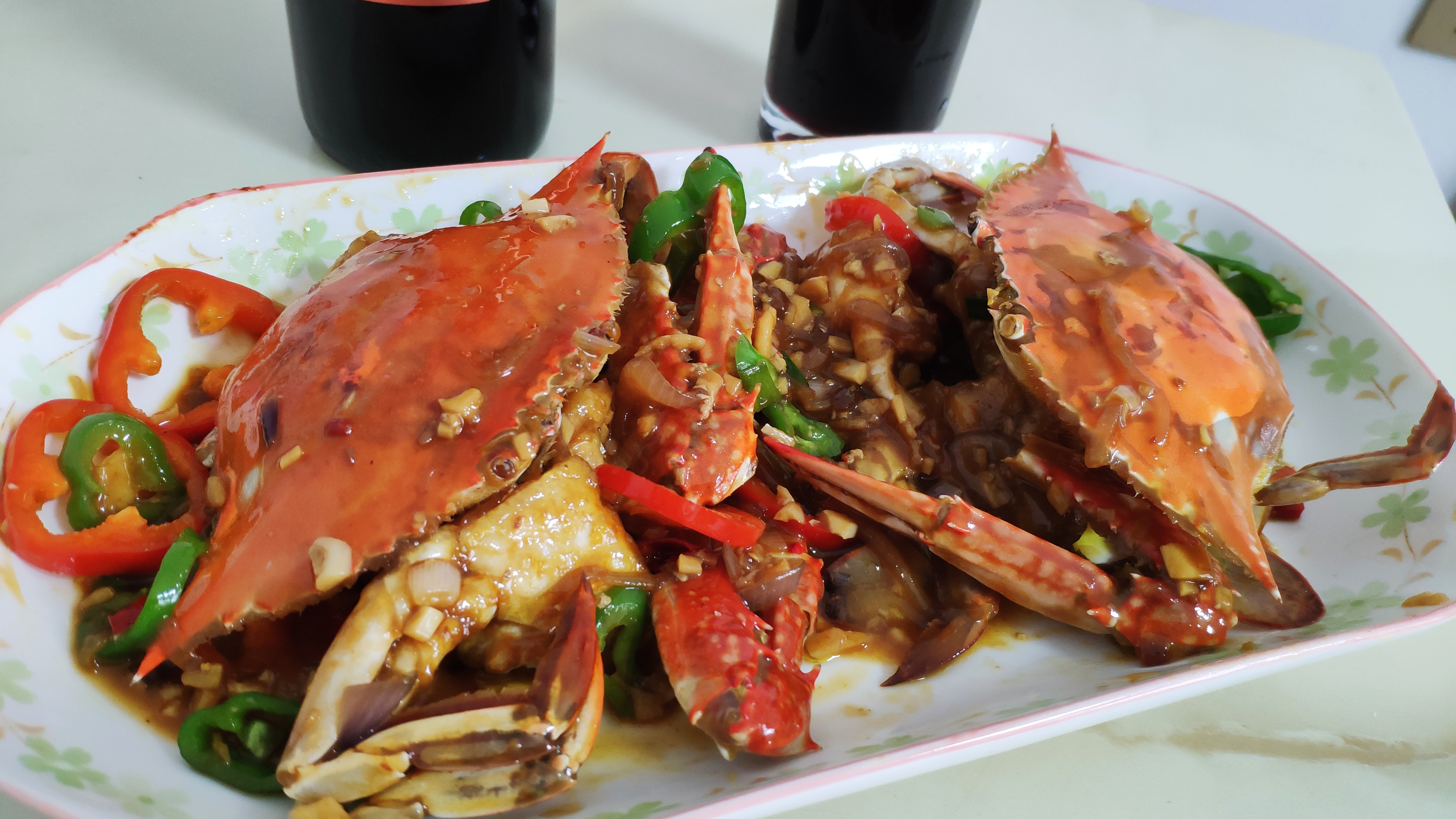 红膏蟹的做法(营养又健康的红膏蟹家庭做法)