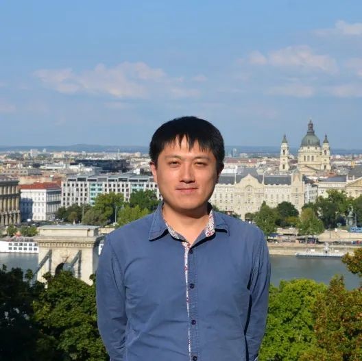 参与研发“中国芯”！他放弃保研，自学上岸，34岁成为985教授！