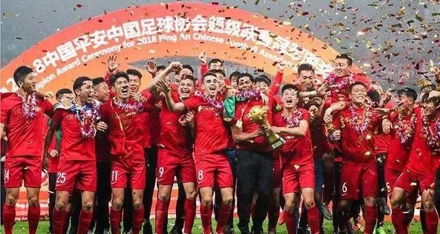 c罗加盟上海绿地申花（疯狂烧钱的中“钞”时代，邀请C罗来中超，合同总价达32亿元）