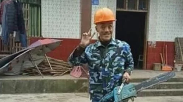 真人“光头强”：52岁娶小20岁老婆摩的换奥迪，热度退却现状辛酸