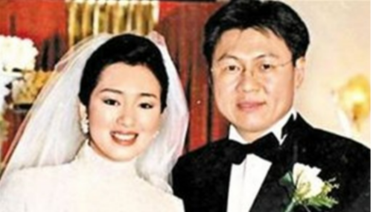 远嫁国外的8名女星，有人被宠爱，有人离婚3次，誓不嫁中国人