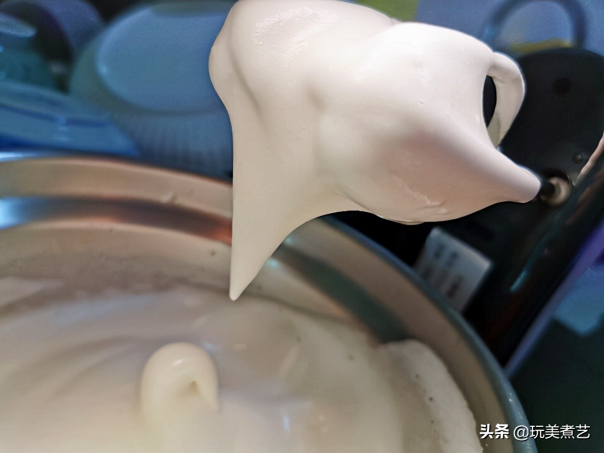 用红曲做出红丝绒般的蛋糕卷，重点就藏在细节里