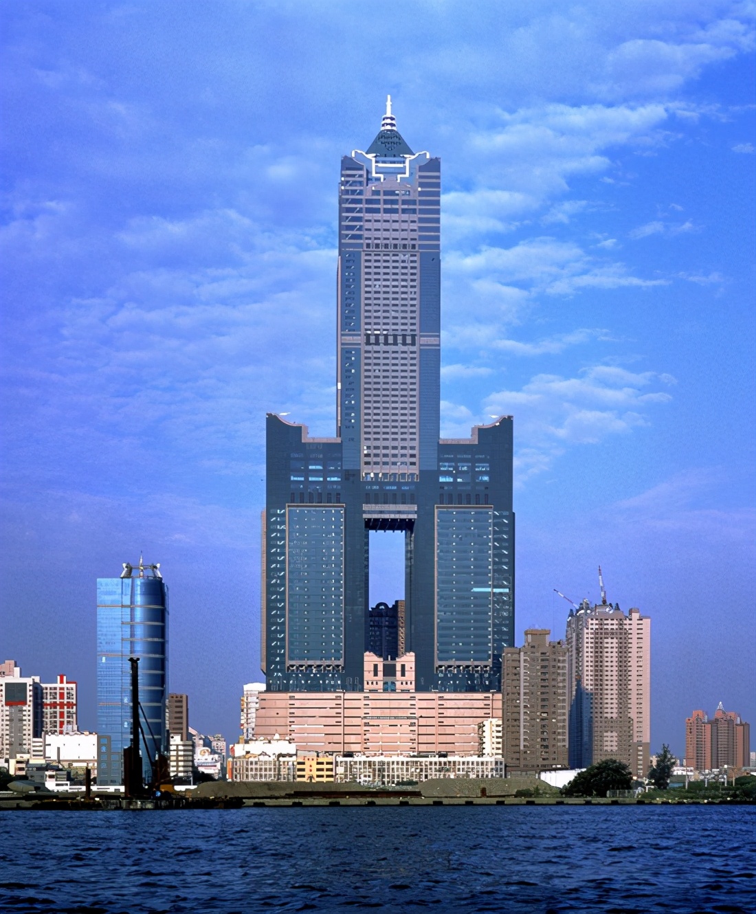 中国最高建筑 上海高楼1228米开工-世界十大百科