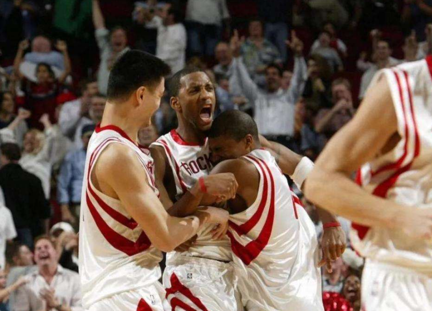 nba姚明为什么可以退役球衣（为何姚明球衣能被火箭队退役 麦迪却不行，原因令人尴尬）