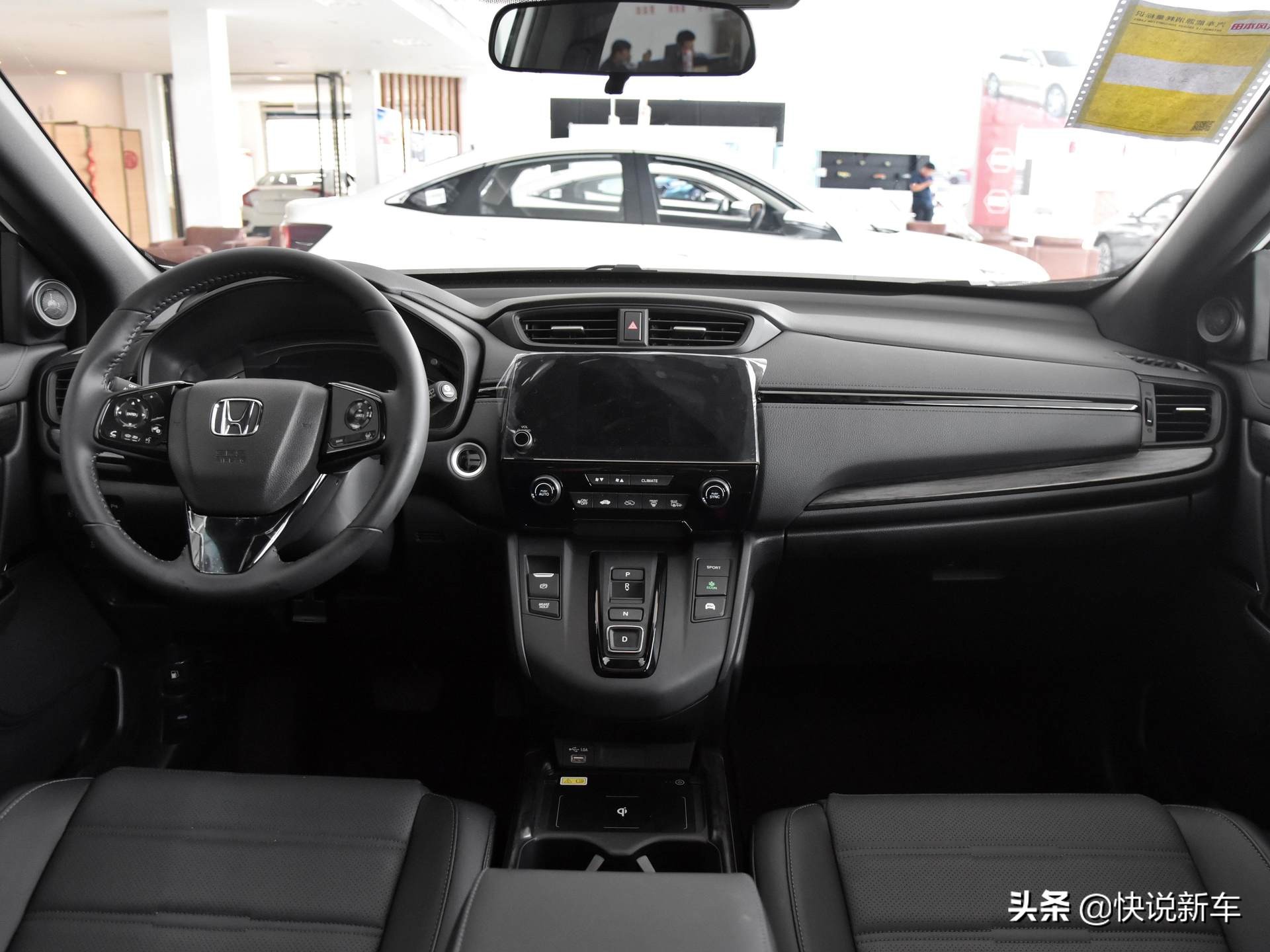 黑色套件上身，实用且耐用，油耗低于途观L，实拍本田CR-V