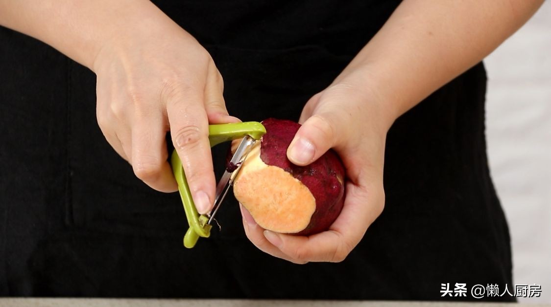 天气越冷，红薯越来越甜，遇到酥皮红薯饼别手软，3张手抓饼搞定