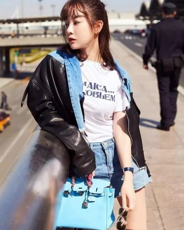 张檬图片比基尼(张檬泳衣造型真抢眼,丰满身材遮不住,难怪小五非要