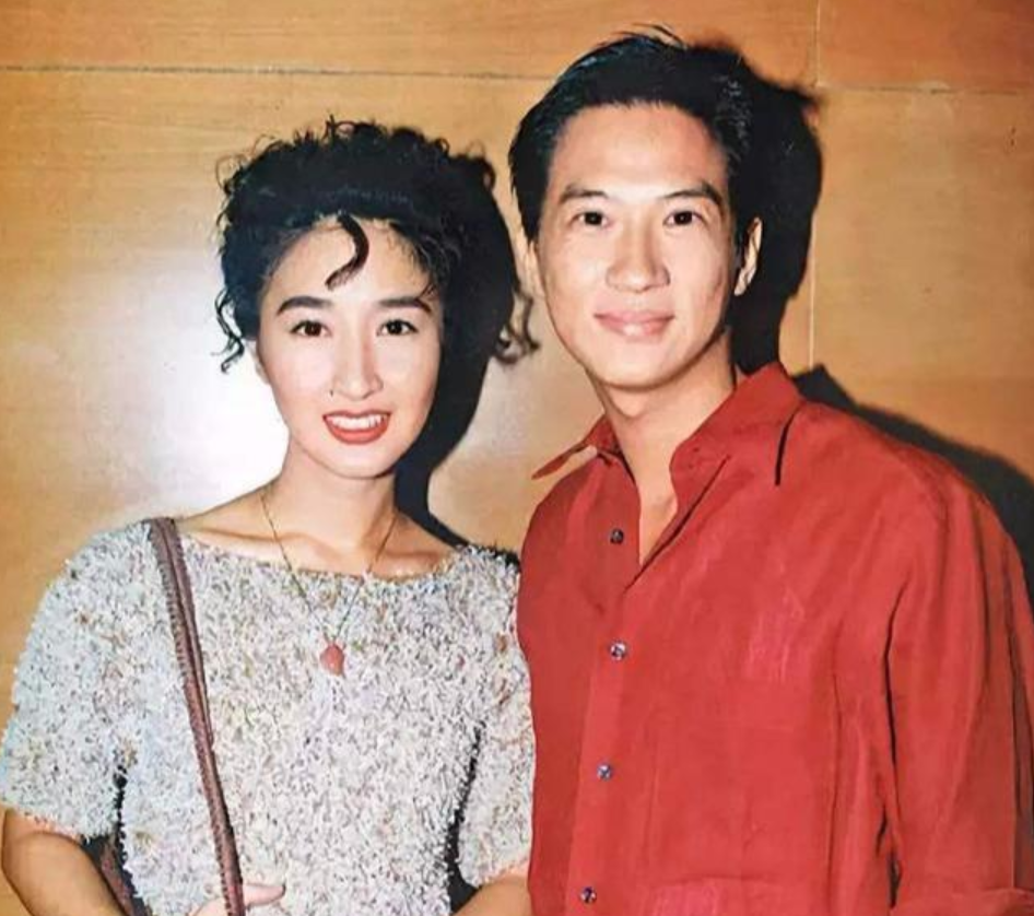 情史干净的10位女星，各有各的浪漫，有人已与丈夫相爱38年