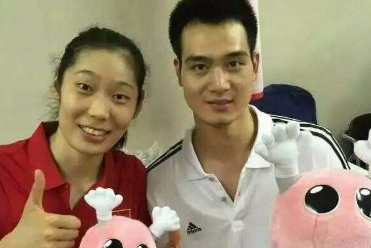 朱婷男友是李童吗(朱婷和女排的陪练曾传出绯闻,他们俩有希望确定恋爱