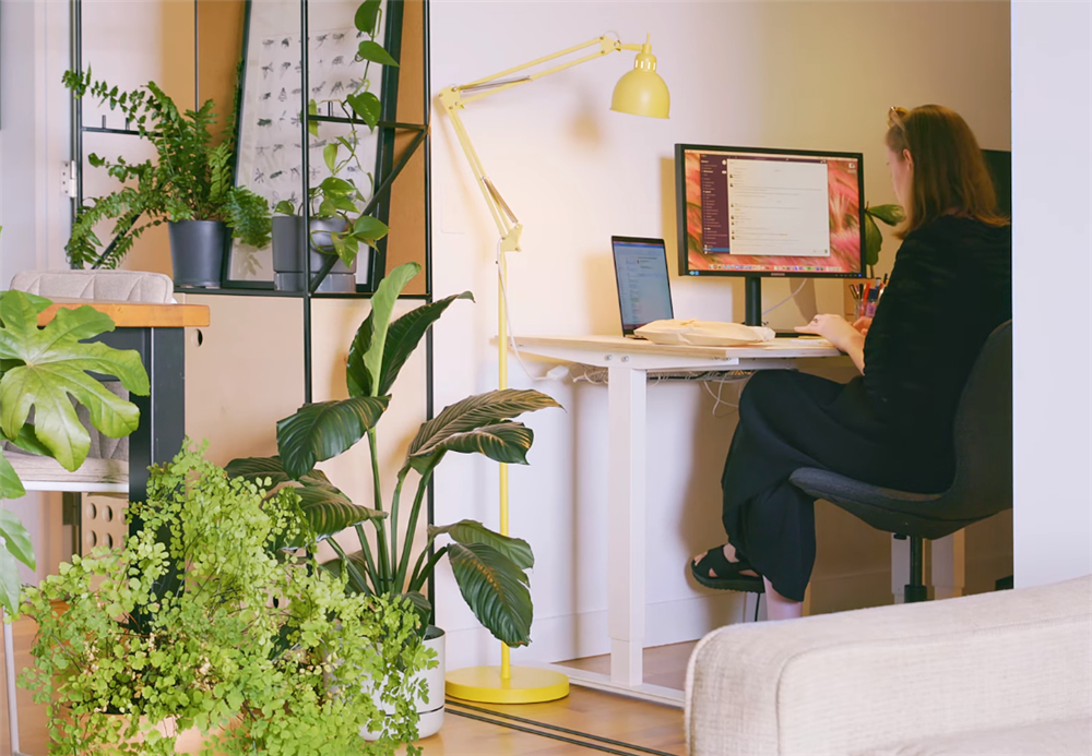 独居姑娘的1室2厅小家，55㎡面积做成开放式，卧室推拉门太实用了