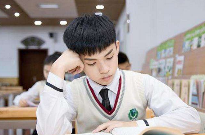 高三生面临高考压力大，该如何给自己减压，细心家长给你支招