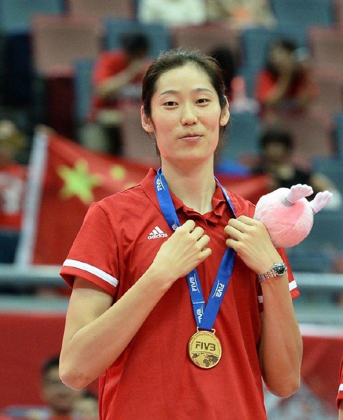 乒乓球马龙多高(中国奥运代表团旗手为什么不是马龙，就因为他只有1米75？)