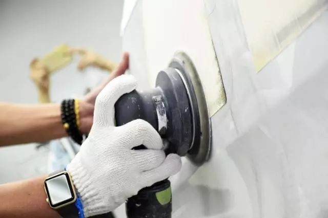 宝马油漆一个面多少钱(宝马喷漆选原厂) - 价格百科