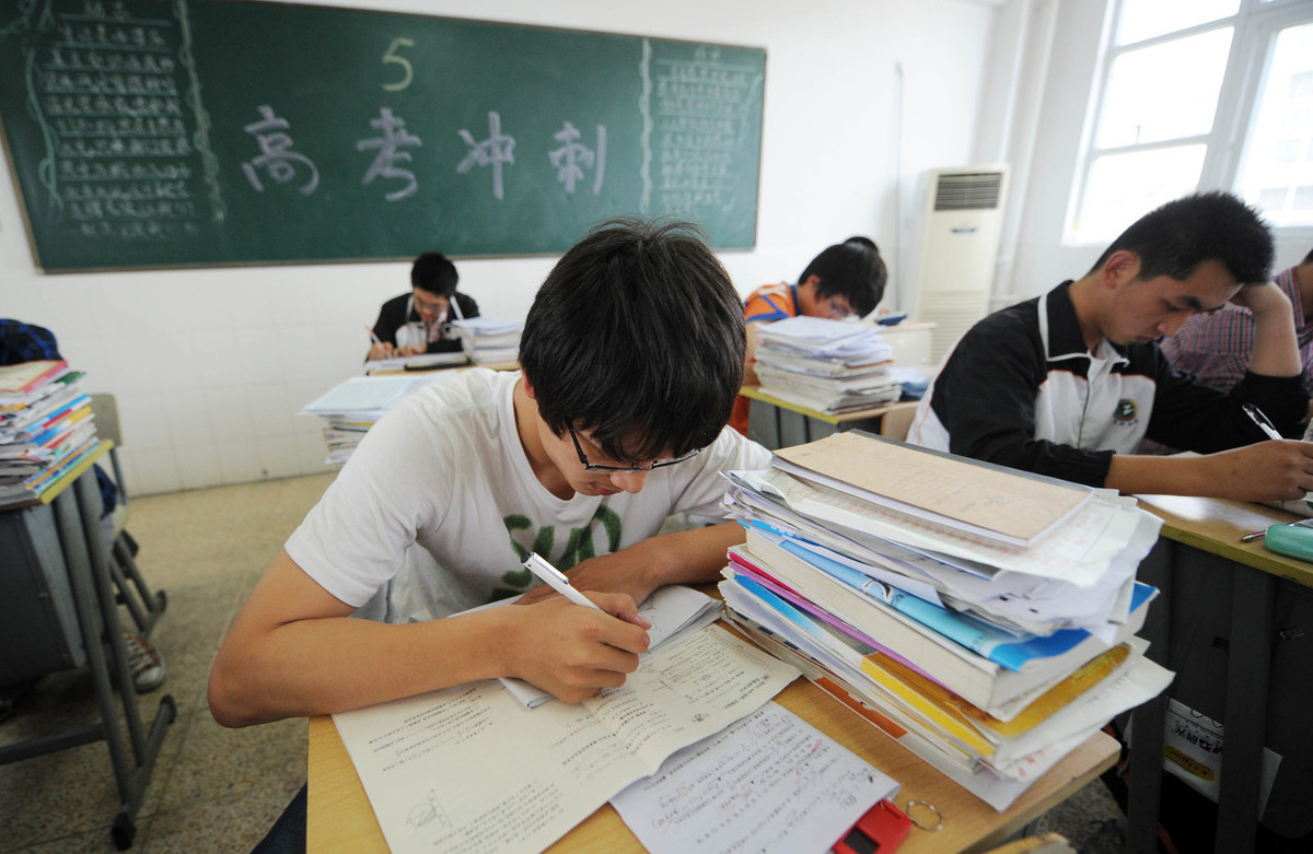 高中生学习太累，家长建议取消晚自习，教育局的回复值得点赞